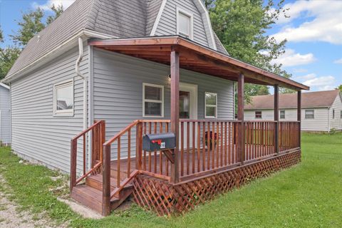 Tiny photo for 322 E Spruce Street, Paxton, IL 60957 (MLS # 12417182)