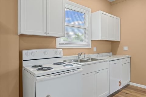 Tiny photo for 322 E Spruce Street, Paxton, IL 60957 (MLS # 12417182)