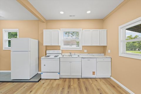 Tiny photo for 322 E Spruce Street, Paxton, IL 60957 (MLS # 12417182)