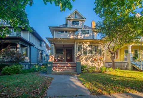 Photo of 4119 N Leclaire Avenue, Chicago, IL 60641 (MLS # 12492845)