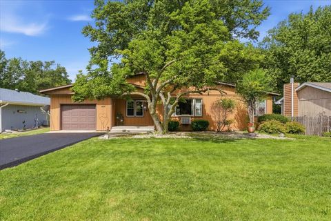 Photo of 39576 N PETITE Pass, Antioch, IL 60002 (MLS # 12677674)