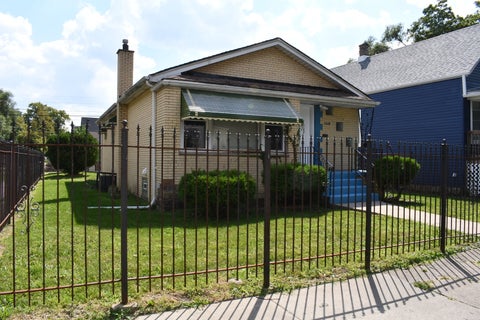 Photo of 1935 W 71st Street, Chicago, IL 60636 (MLS # 12751727)