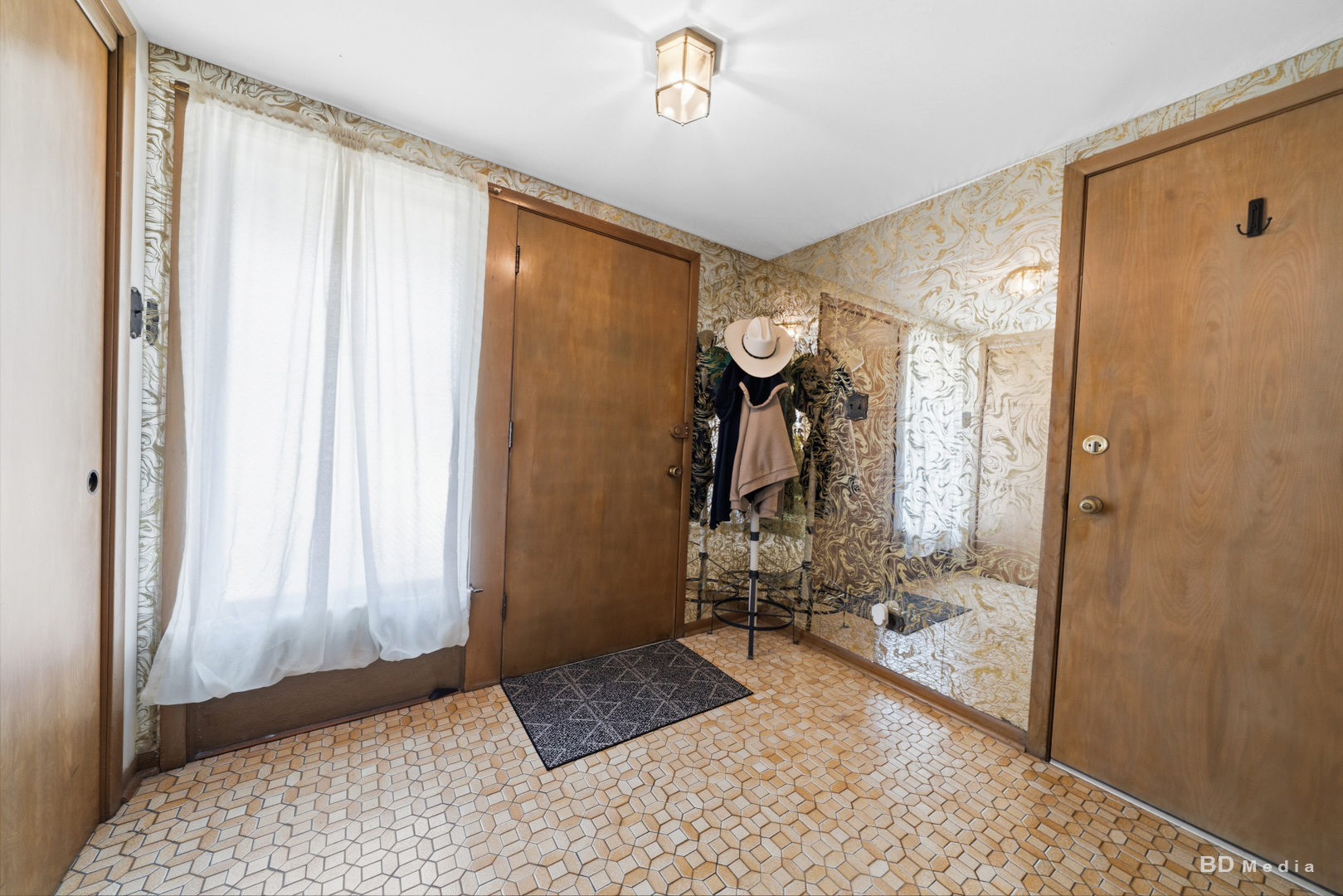 5539 La Palm Drive