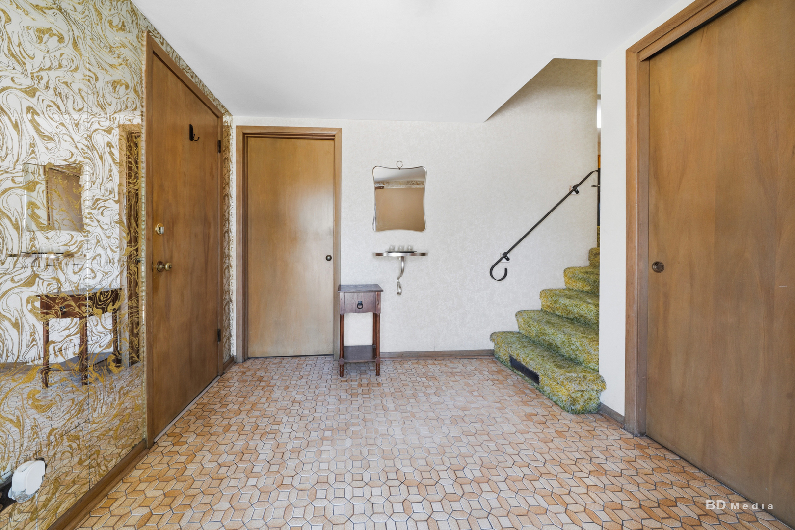 5539 La Palm Drive