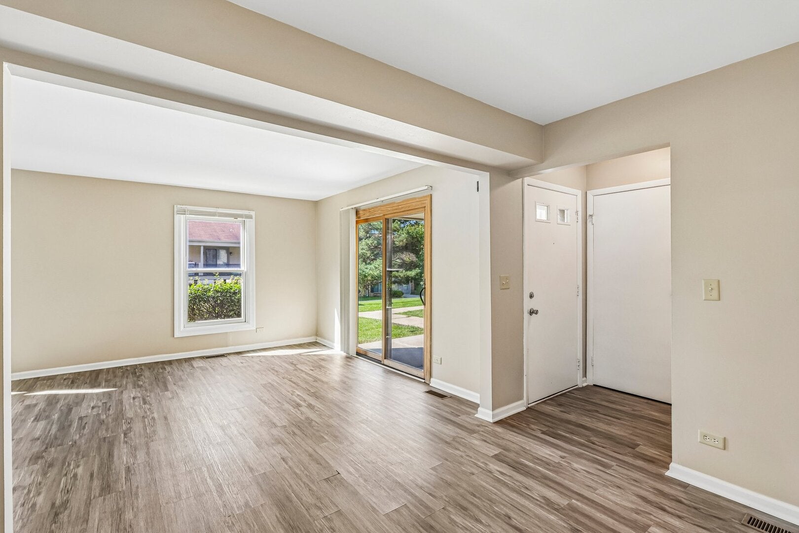 1760 BRISTOL WALK Walk B