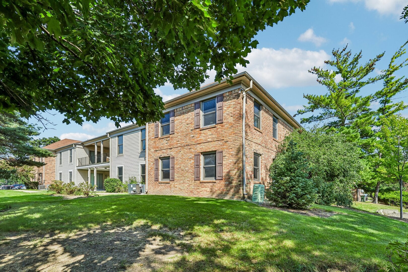 1760 BRISTOL WALK Walk B