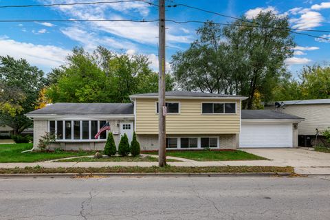 Tiny photo for 8717 Gross Point Road, Skokie, IL 60077 (MLS # 12502575)