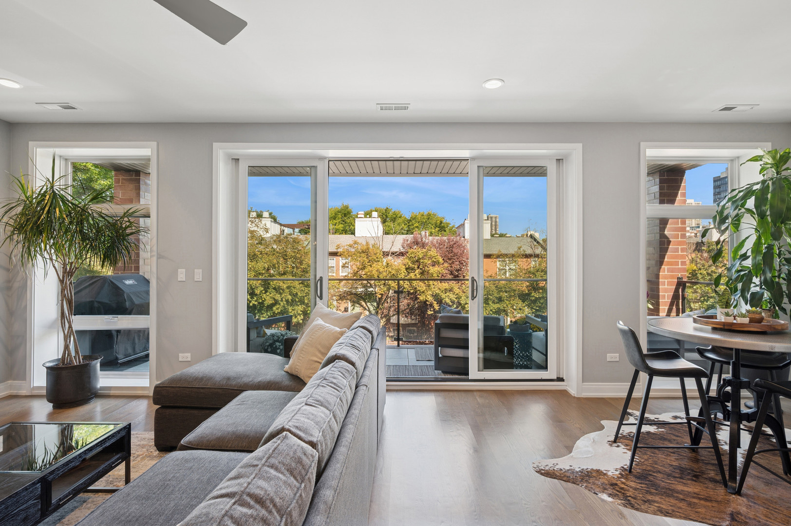 231 W Scott Street 2