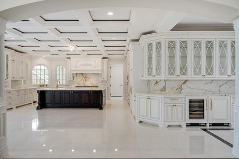 Tiny photo for 6413 S County Line Road, Burr Ridge, IL 60527 (MLS # 12530123)