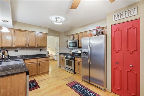 Tiny photo for 7638 Mendocino Drive, Gurnee, IL 60031 (MLS # 12681039)