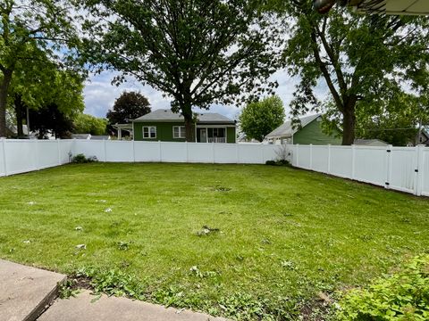 Tiny photo for 504 9th Street, Lasalle, IL 61301 (MLS # 12372469)