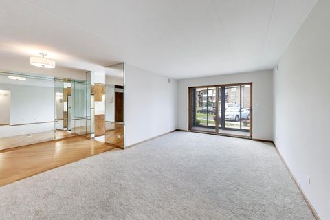 Tiny photo for 4932 Circle Court #502, Crestwood, IL 60418 (MLS # 12668817)