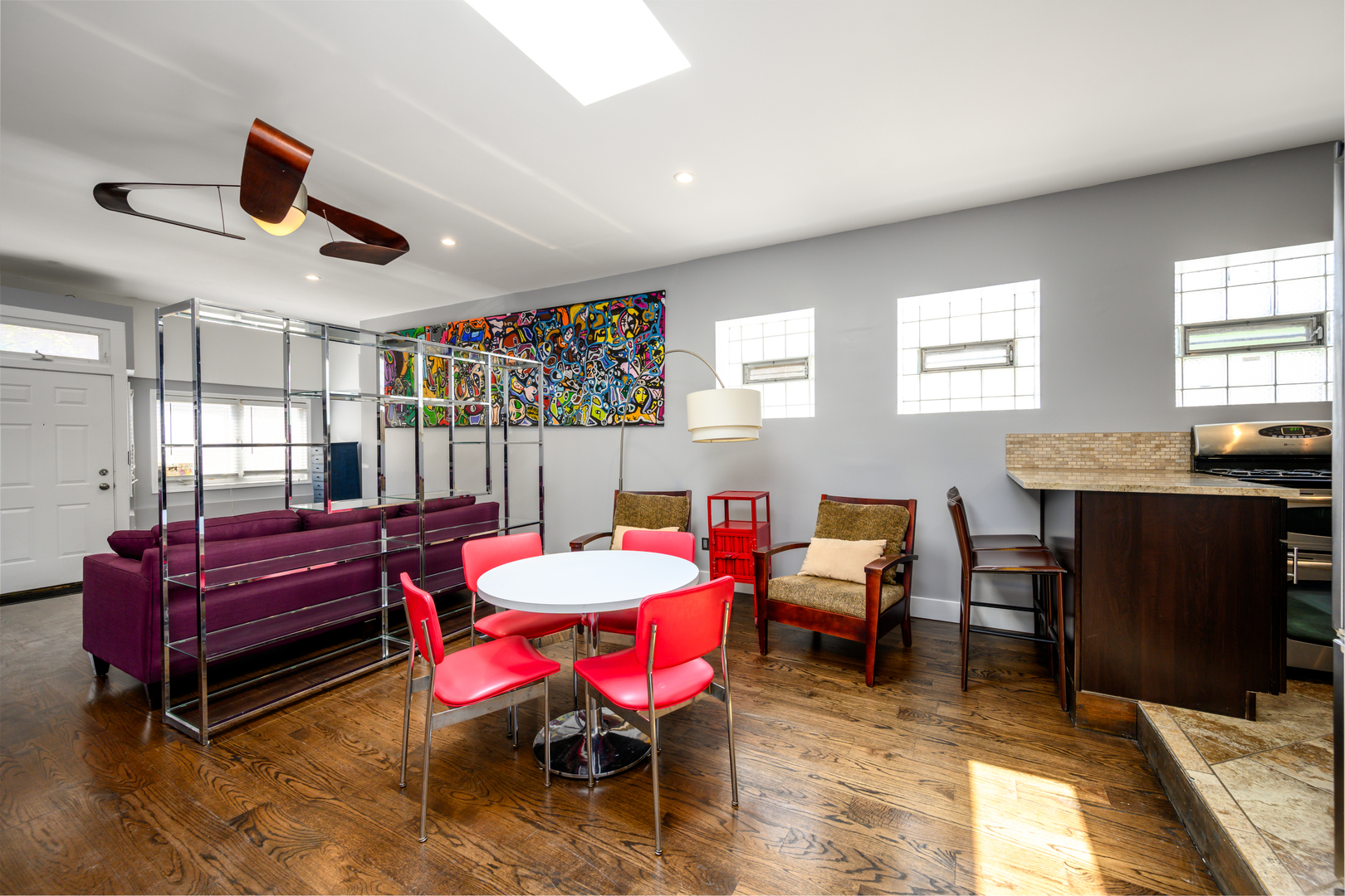 1646 W BLACKHAWK Street