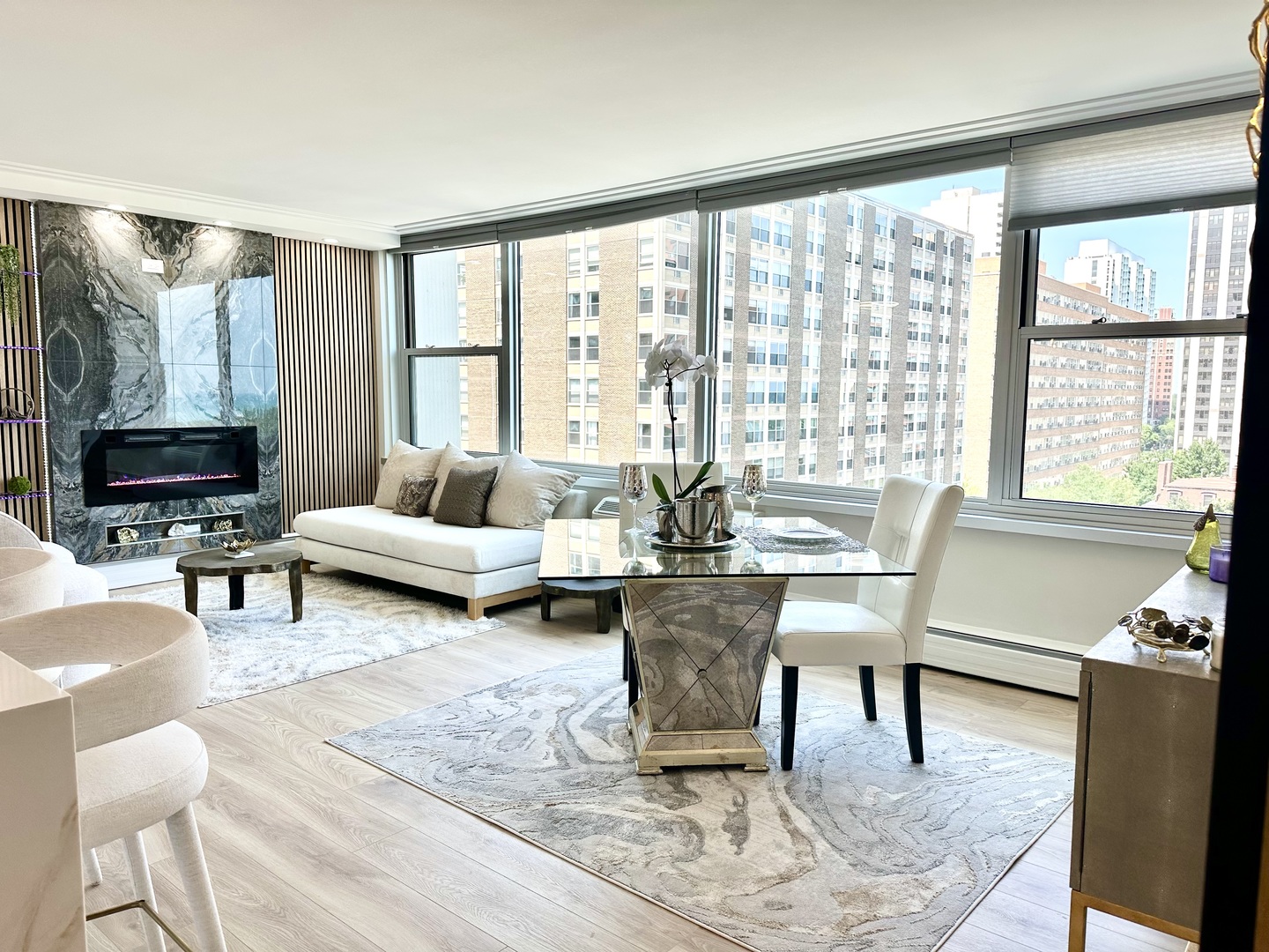 336 W Wellington Avenue 1002