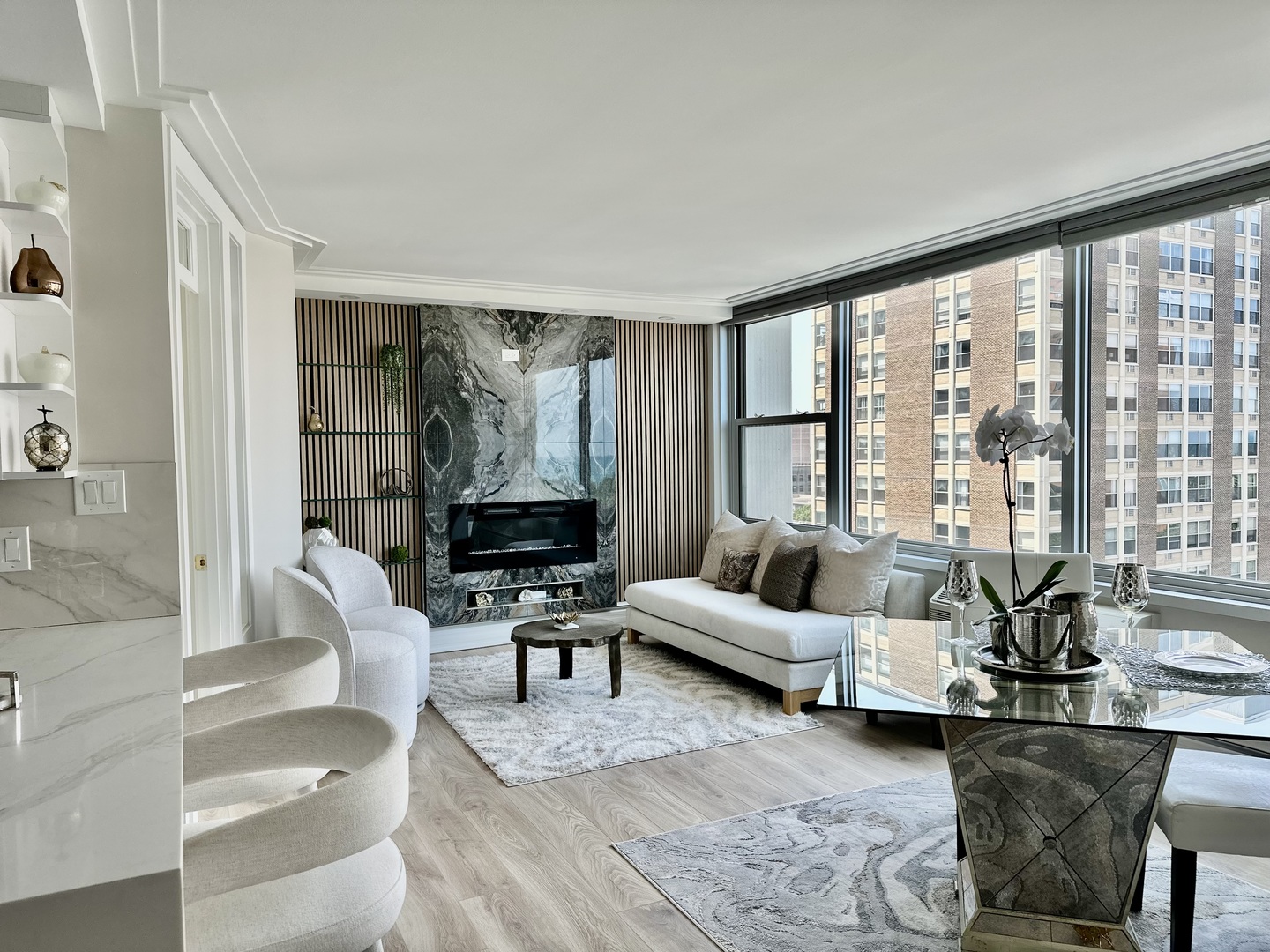 336 W Wellington Avenue 1002
