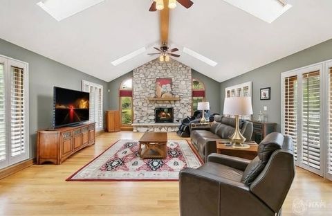 Tiny photo for South Barrington, IL 60010 (MLS # 12061095)