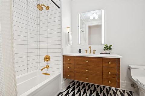 Tiny photo for 9 W Walton Street #2202, Chicago, IL 60610 (MLS # 12497706)