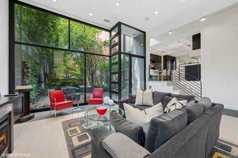 Tiny photo for 2209 N Seminary Avenue, Chicago, IL 60614 (MLS # 12450433)