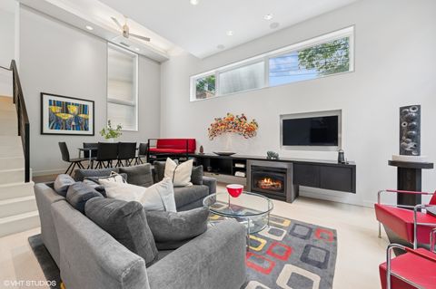 Tiny photo for 2209 N Seminary Avenue, Chicago, IL 60614 (MLS # 12450433)