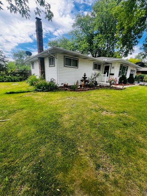 Photo of 3858 E Lakeview Drive, Kankakee, IL 60901 (MLS # 12664769)