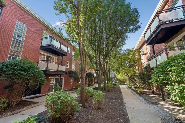 6415 N DAMEN AVE APT 3W, CHICAGO, IL 60645 - Image 17e7f09349f2dcf688aa663db5e7e291/3512294064
