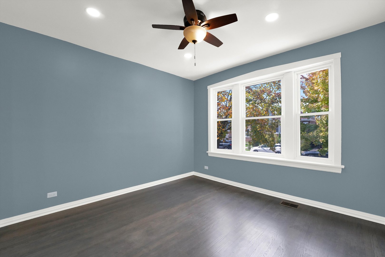 2517 S 59th Court