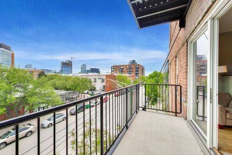 Tiny photo for 647 N Green Street #301, Chicago, IL 60642 (MLS # 12679990)
