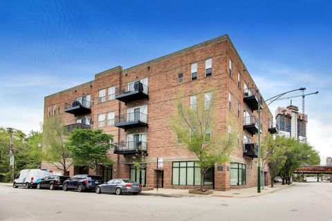 Tiny photo for 647 N Green Street #301, Chicago, IL 60642 (MLS # 12679990)