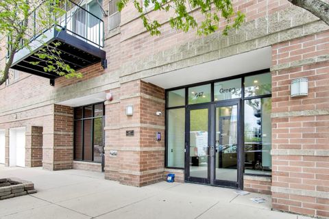 Photo of 647 N Green Street #301, Chicago, IL 60642 (MLS # 12679990)