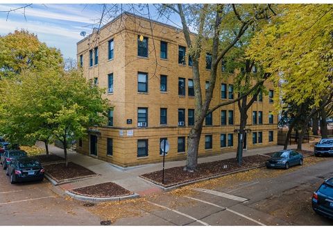 1056 W Lill Avenue 1 Chicago IL 60614