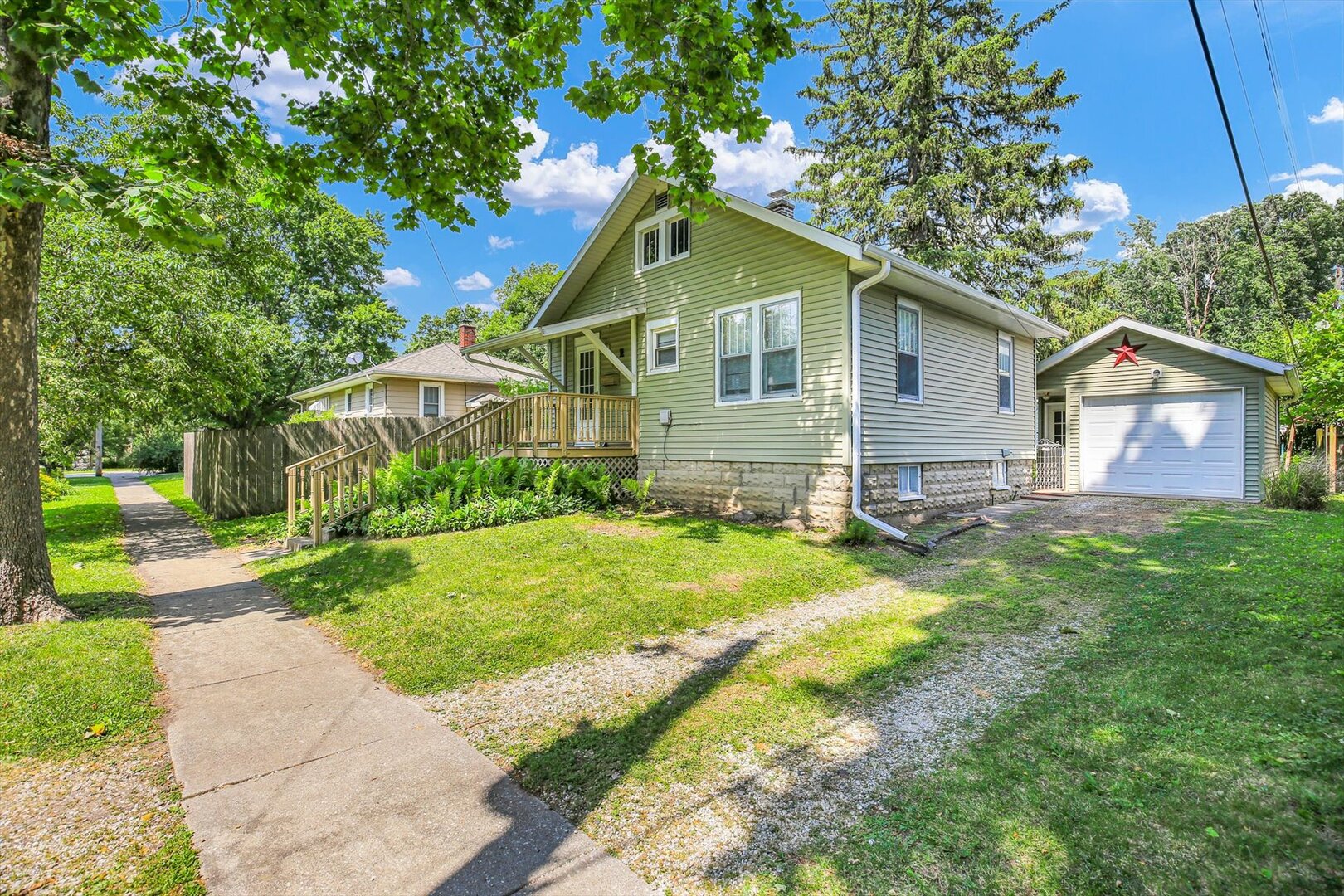 206 N Victor Street