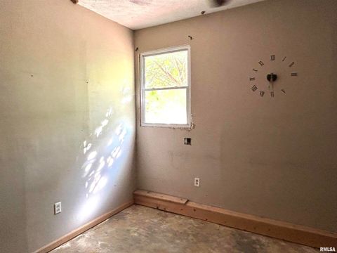 Tiny photo for 744 CARDINAL Road, Carbondale, IL 62901 (MLS # EB459787)