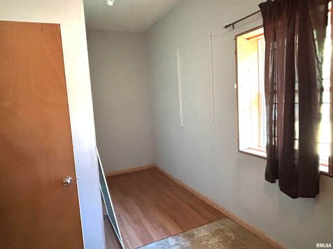 Tiny photo for 744 CARDINAL Road, Carbondale, IL 62901 (MLS # EB459787)