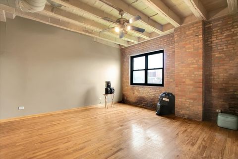 Tiny photo for 809 E 40th Street #4-4, Chicago, IL 60653 (MLS # 12445427)