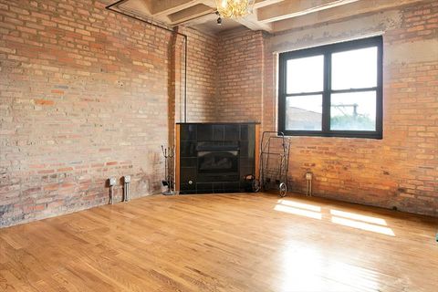 Tiny photo for 809 E 40th Street #4-4, Chicago, IL 60653 (MLS # 12445427)
