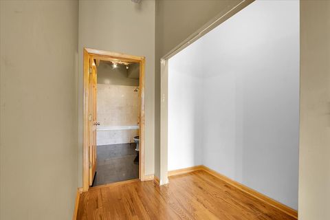 Tiny photo for 809 E 40th Street #4-4, Chicago, IL 60653 (MLS # 12445427)