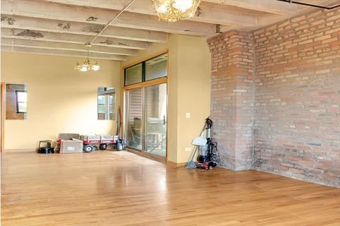 Tiny photo for 809 E 40th Street #4-4, Chicago, IL 60653 (MLS # 12445427)