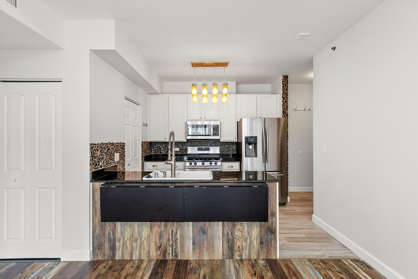 400 W Ontario Street 808