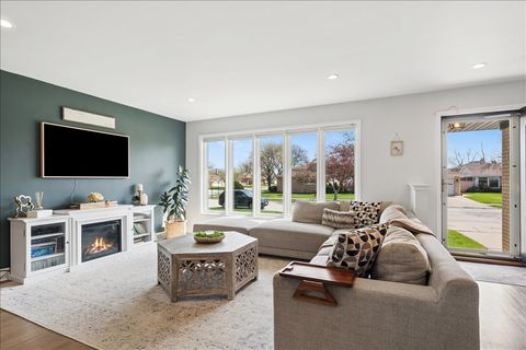 Tiny photo for 8154 N Root Court, Niles, IL 60714 (MLS # 12619006)