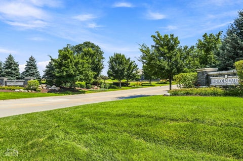 Tiny photo for 944 Darwin Street, North Aurora, IL 60542 (MLS # 12739188)