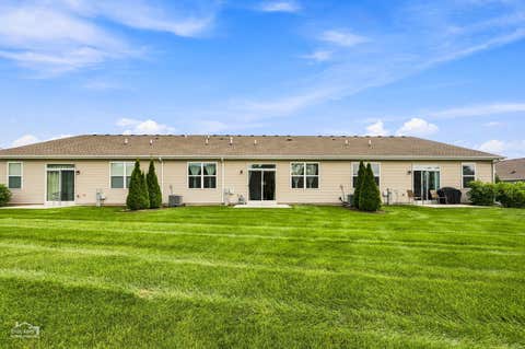 Tiny photo for 944 Darwin Street, North Aurora, IL 60542 (MLS # 12739188)