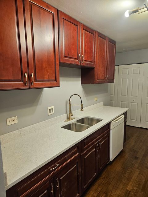 Tiny photo for 1612 ISLANDVIEW Court, Hoffman Estates, IL 60169 (MLS # 12503829)