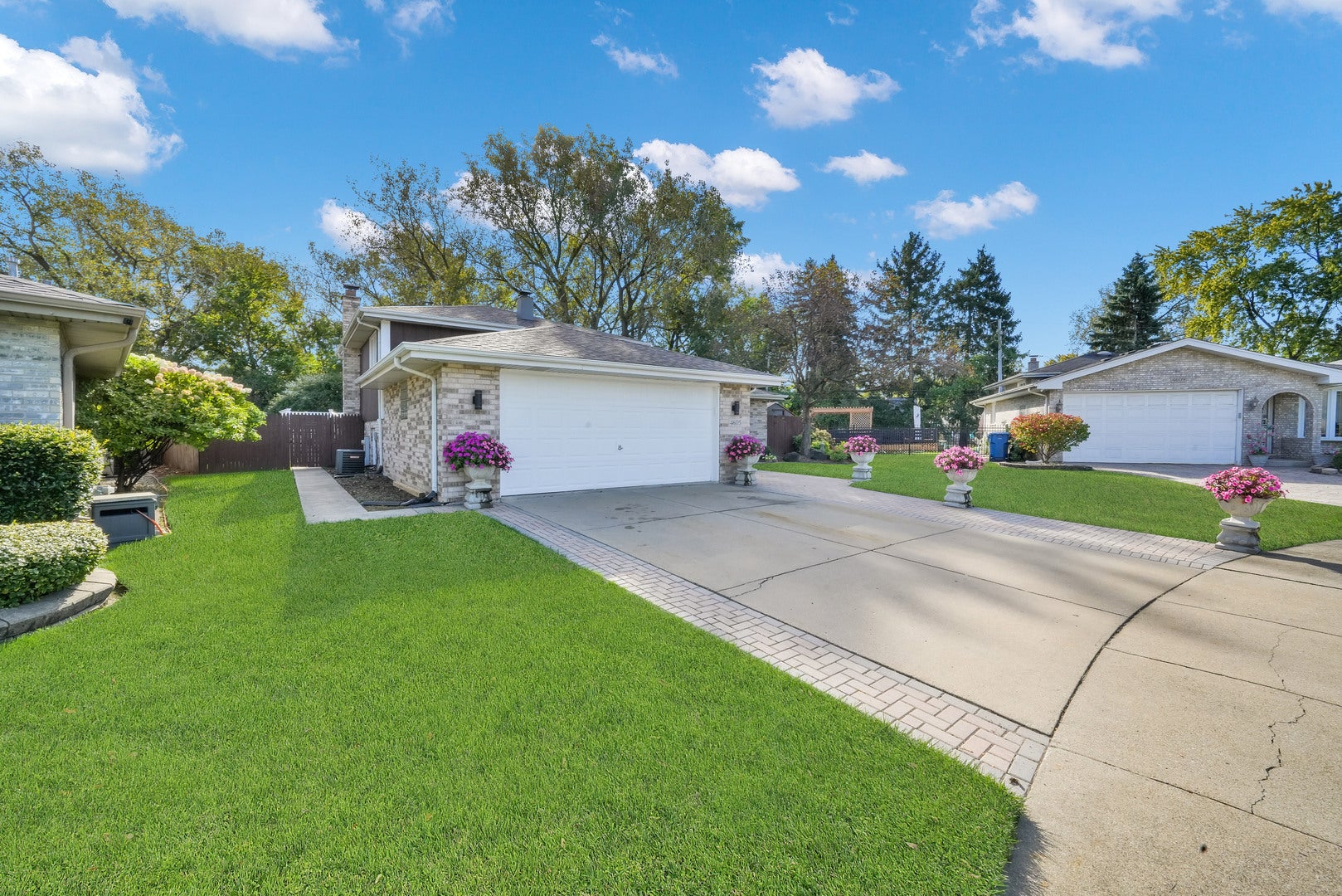 4605 W Spencer Lane