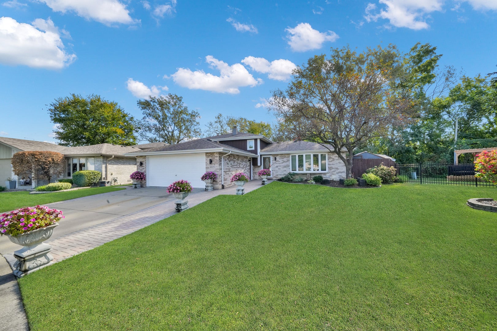 4605 W Spencer Lane