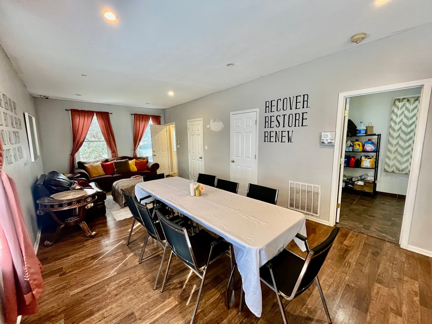 1641 N Mozart Street