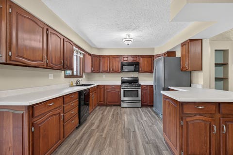 Tiny photo for 802 Adams Street, Ottawa, IL 61350 (MLS # 12717146)