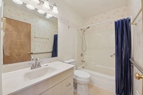 Tiny photo for 240 N Willow Road, Elmhurst, IL 60126 (MLS # 12471171)