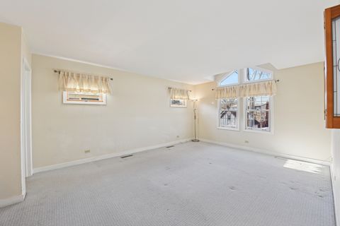 Tiny photo for 240 N Willow Road, Elmhurst, IL 60126 (MLS # 12471171)