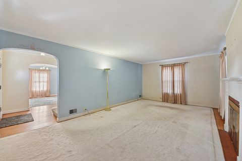 Tiny photo for 240 N Willow Road, Elmhurst, IL 60126 (MLS # 12471171)