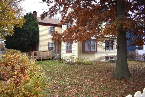 Tiny photo for 240 N Willow Road, Elmhurst, IL 60126 (MLS # 12471171)